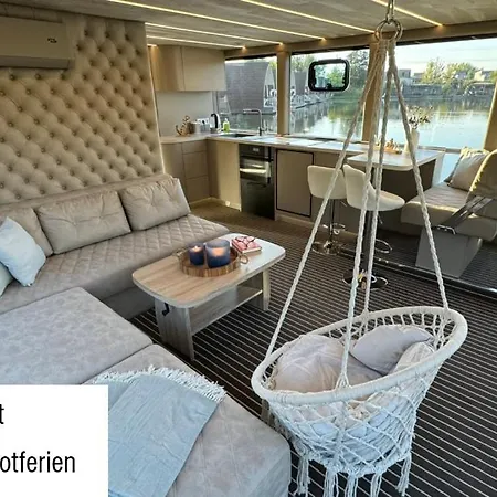 Luxboot Elisa Hausboot Mit Starlink Internet Ботель Варен